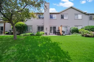1032 Woodview Ct, Aurora, IL 60502 - Photo 5