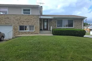 271 Braddock Dr, Melrose Park, IL 60160 - Photo 1