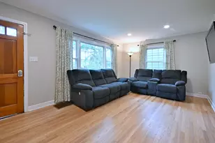 1034 S Saylor Ave, Elmhurst, IL 60126 - Photo 3