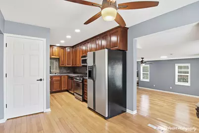 9019 Pine Avenue, Wonder Lake, IL 60097 - Photo 9