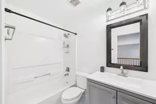 6067 Canterbury Ln, Hoffman Estates, IL 60192 - Photo 49