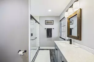 6067 Canterbury Ln, Hoffman Estates, IL 60192 - Photo 41