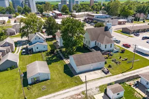 104 E 4th St, Gridley, IL 61744 - Photo 31