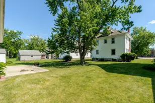 104 E 4th St, Gridley, IL 61744 - Photo 25
