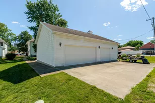 104 E 4th St, Gridley, IL 61744 - Photo 27