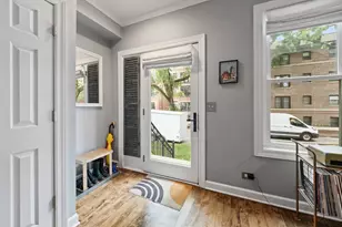 2708 N Wilton Ave, Chicago, IL 60614 - Photo 3