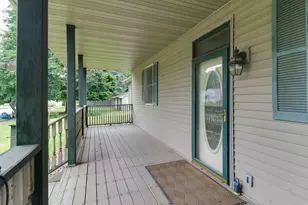 902 S Clayton St, Bloomington, IL 61701 - Photo 5