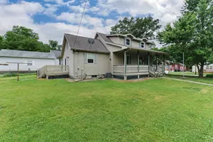 902 S Clayton St, Bloomington, IL 61701 - Photo 35