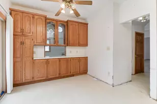 902 S Clayton St, Bloomington, IL 61701 - Photo 17