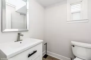 2909 N Ridgeway Ave, Chicago, IL 60618 - Photo 33
