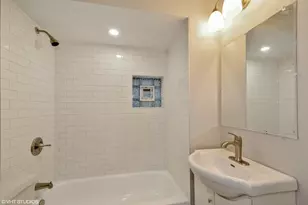 2909 N Ridgeway Ave, Chicago, IL 60618 - Photo 9