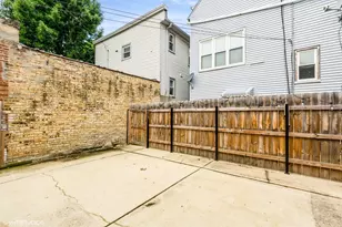 2909 N Ridgeway Ave, Chicago, IL 60618 - Photo 43
