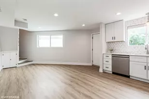 2909 N Ridgeway Ave, Chicago, IL 60618 - Photo 29