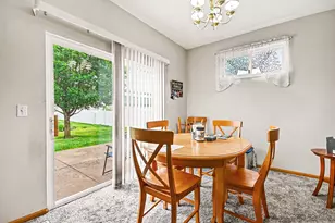2559 Oak Park Ct, Crest Hill, IL 60403 - Photo 5
