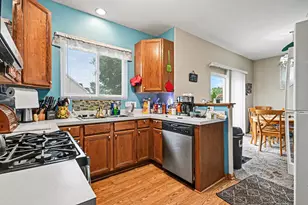 2559 Oak Park Ct, Crest Hill, IL 60403 - Photo 7