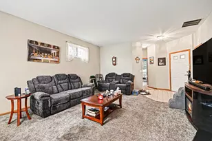 2559 Oak Park Ct, Crest Hill, IL 60403 - Photo 3