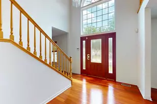 810 Vera Ln, Wheeling, IL 60090 - Photo 3