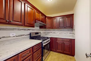 810 Vera Ln, Wheeling, IL 60090 - Photo 9