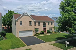 810 Vera Ln, Wheeling, IL 60090 - Photo 1