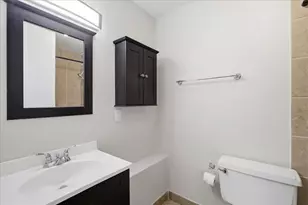 1 E Scott St, Chicago, IL 60610 - Photo 13