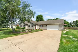 4091 E 2370th Rd, Sheridan, IL 60551 - Photo 3