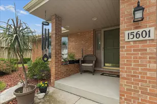 15601 Bramblewood Rd, Oak Forest, IL 60452 - Photo 3