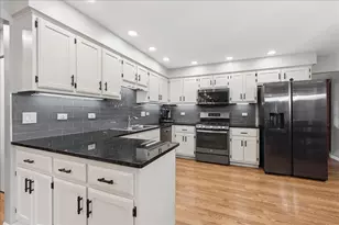 15601 Bramblewood Rd, Oak Forest, IL 60452 - Photo 13