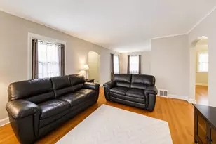 5141 N Octavia Ave, Harwood Heights, IL 60706 - Photo 5