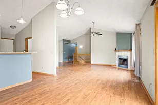 13728 Yale Bridge Rd, Durand, IL 61024 - Photo 11