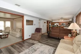 619 Yardley Ln, Hoffman Estates, IL 60192 - Photo 11