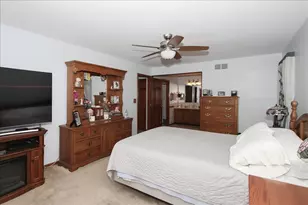 619 Yardley Ln, Hoffman Estates, IL 60192 - Photo 15