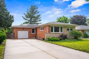 513 S William St, Mount Prospect, IL 60056 - Photo 1