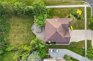 2501 Muirfield Ct, Saint Charles, IL 60174 - Photo 3