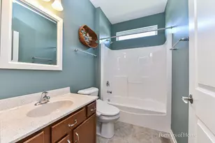 832 Colchester Dr, Oswego, IL 60543 - Photo 19