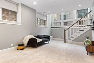 1306 W Byron St, Chicago, IL 60613 - Photo 33