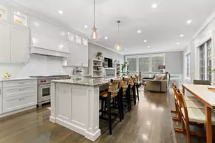 1306 W Byron St, Chicago, IL 60613 - Photo 9