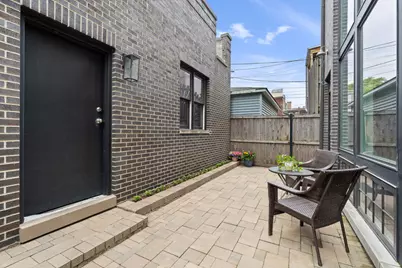 1306 W Byron Street, Chicago, IL 60613 - Photo 15