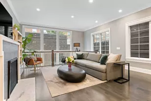 1306 W Byron St, Chicago, IL 60613 - Photo 13
