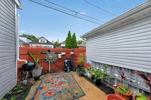 5438 W Melrose St, Chicago, IL 60641 - Photo 33