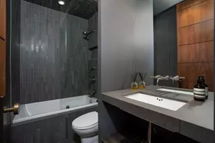 175 E Delaware Pl, Chicago, IL 60611 - Photo 33