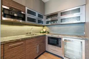175 E Delaware Pl, Chicago, IL 60611 - Photo 43