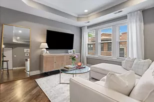 524 W Cornelia Ave, Chicago, IL 60657 - Photo 5