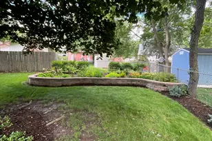 69 Devonshire Cir, Elgin, IL 60123 - Photo 21