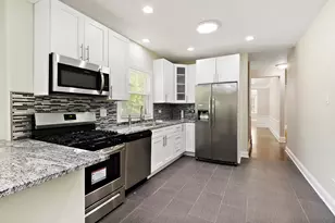 9400 S Charles St, Chicago, IL 60643 - Photo 11