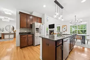 1047 Hickory Dr, Western Springs, IL 60558 - Photo 5