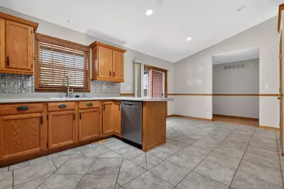 513 Pembroke Road SW, Poplar Grove, IL 61065 - Photo 5