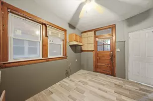 7537 S Phillips Ave, Chicago, IL 60649 - Photo 27