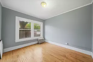 7537 S Phillips Ave, Chicago, IL 60649 - Photo 17