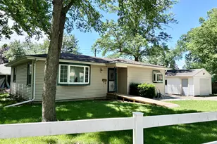 4 Geneske Ct, Streator, IL 61364 - Photo 1