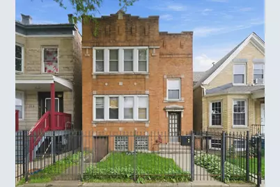 830 N Drake Avenue, Chicago, IL 60651 - Photo 1